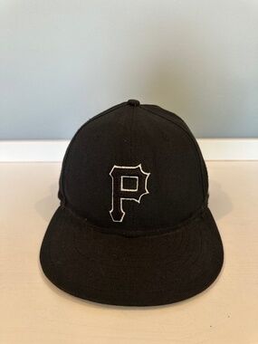 Pittsburgh Pirates New Era Fitted Hat Black White Size 7 1/8 MLB